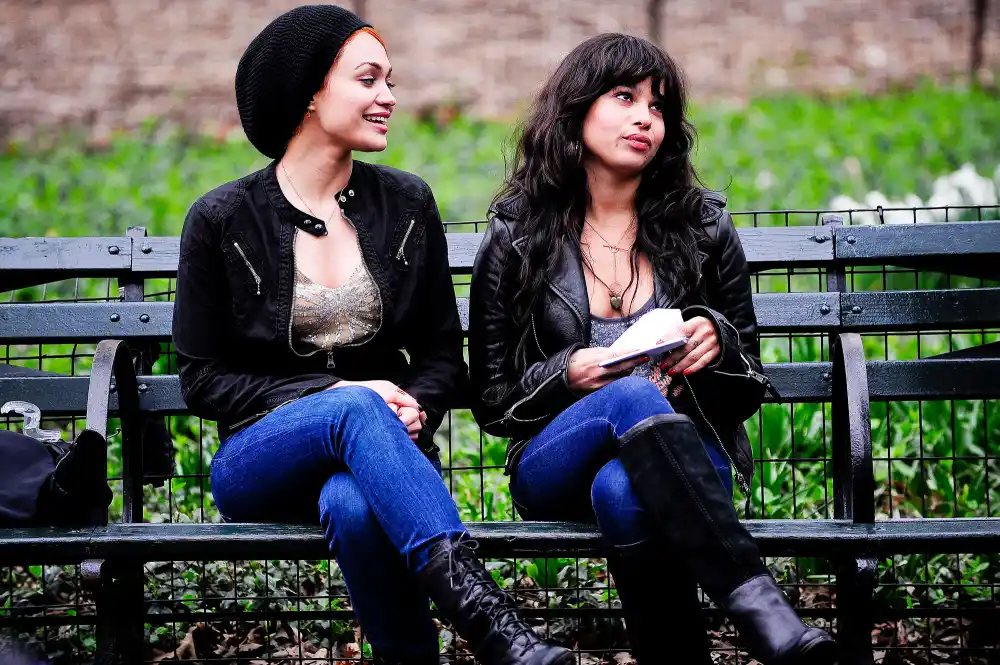Gossip Girl Alum Chanel Maya Banks Missing Zoe Kravitz Twelve Chanel Farrell