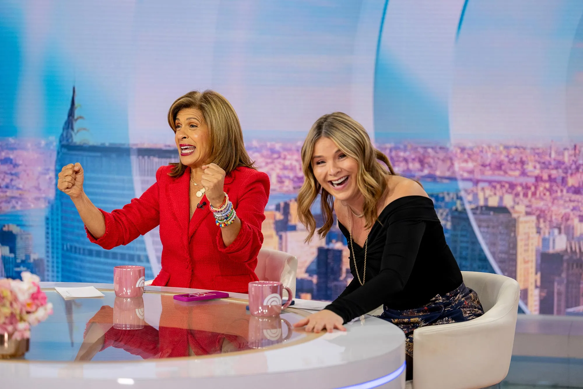 Hoda Kotb teases signal she ll give Jenna Bush Hager during Thanksgiving Day Parade 664