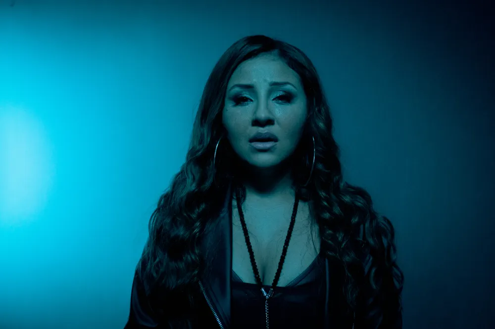 Annie Gonz&aacute;lez en la pel&iacute;cula Jenni