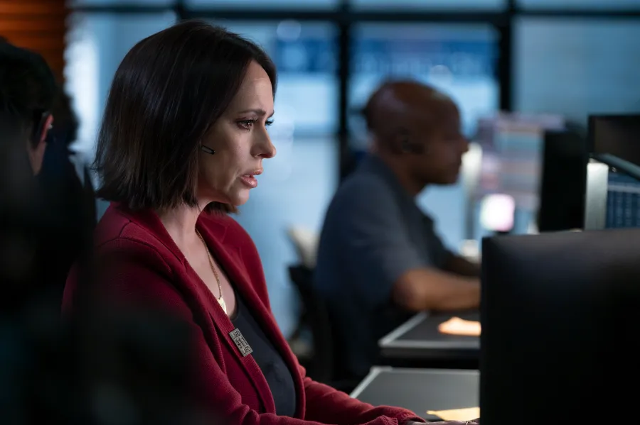 Jennifer Love Hewitt Says It Was Scary Portraying Postpartum on 9-1-1 Right After Giving Birth