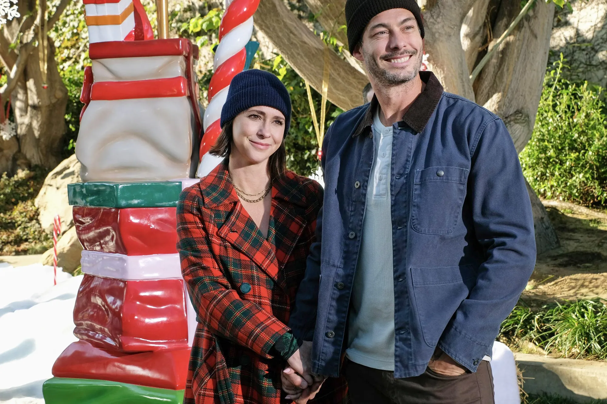 Jennifer Love Hewitt on Learning to Make Magic After Her Mother Death