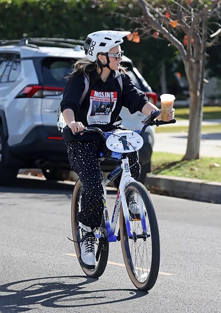 JoJo Siwa and Girlfriend Dakayla Wilson Split 3 Months After Taking Their Relationship Public