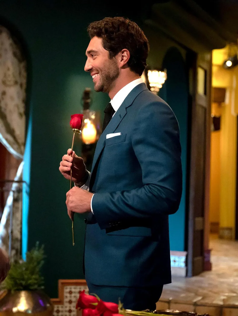 Joey Graziadei Gives Ilona Maher a Lesson on Being The Bachelor Lead 038