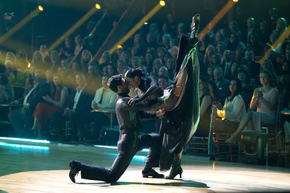 Joey Graziadei and Jenna Johnson Season 33 Semifinals