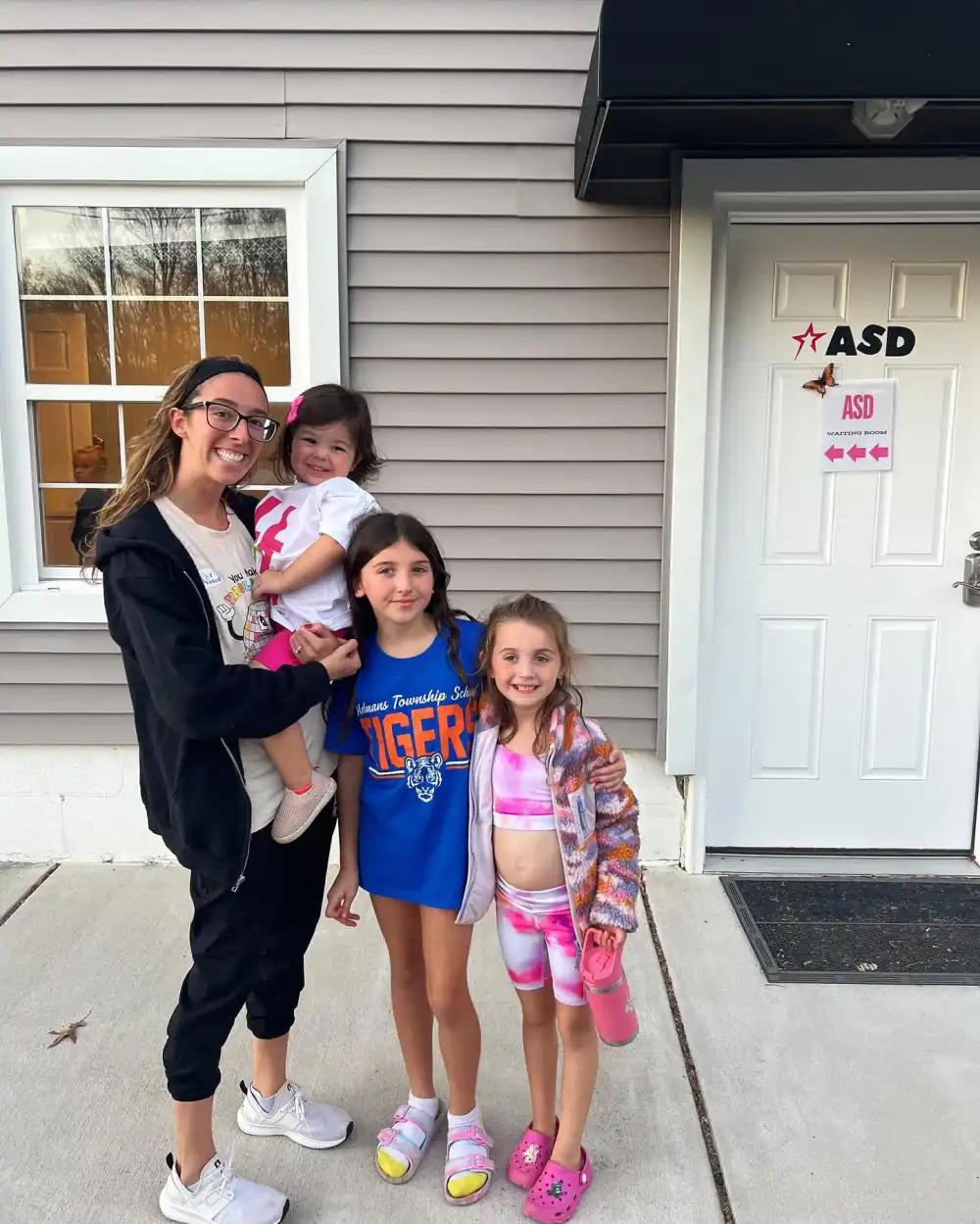 Johnny Gaudreau s 2 Year Old Daughter Shows Off Dance Moves Participates in Katie Gaudreau s Class