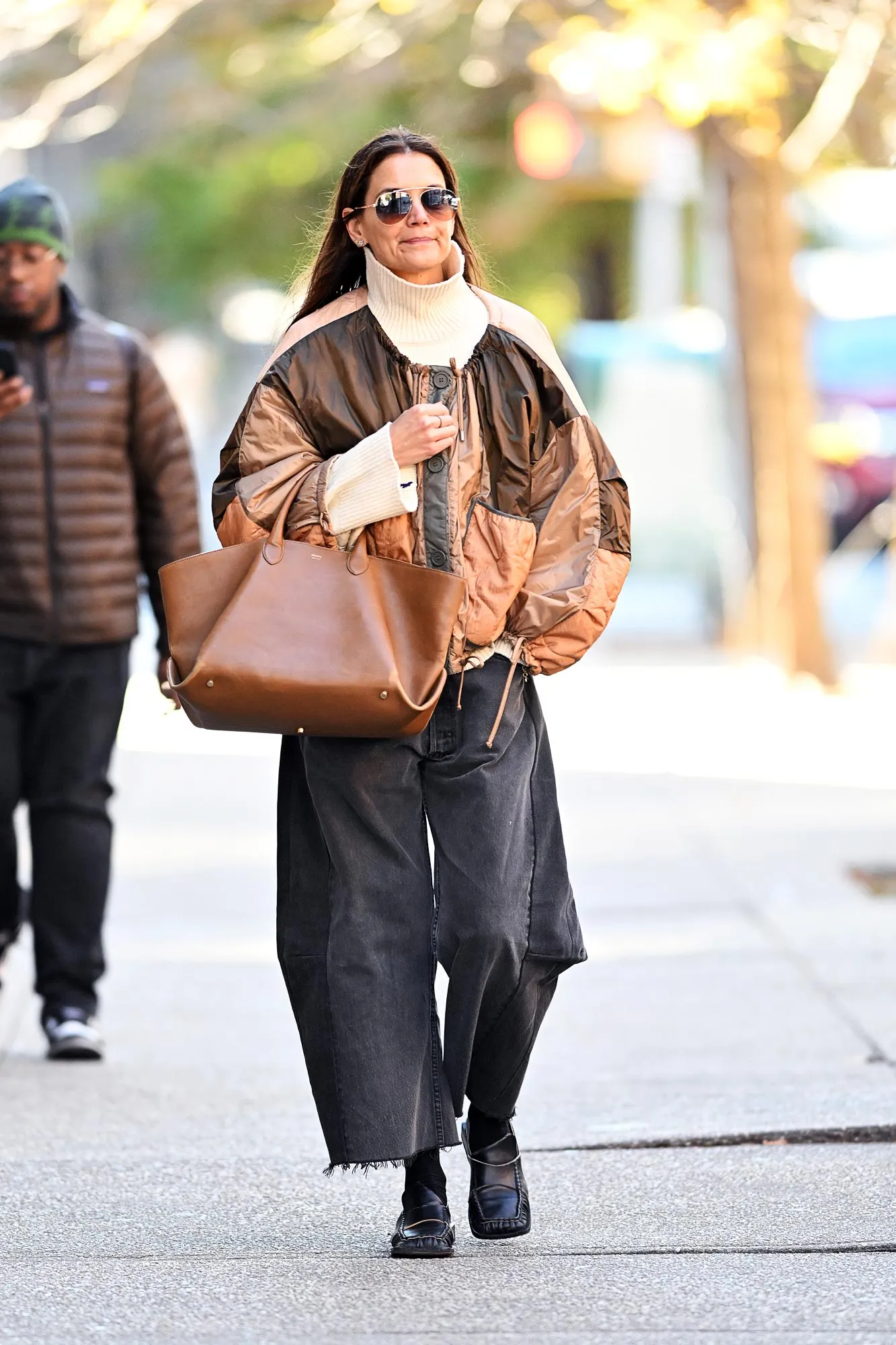 Katie Holmes Embraces One of Fashion s Most Controversial Shoe Trends 0184