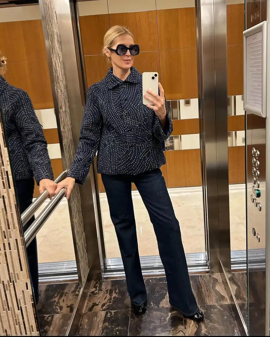 Kelly Rutherford Is the Queen of Stylish Mirror Selfies See Her Best Looks 0092