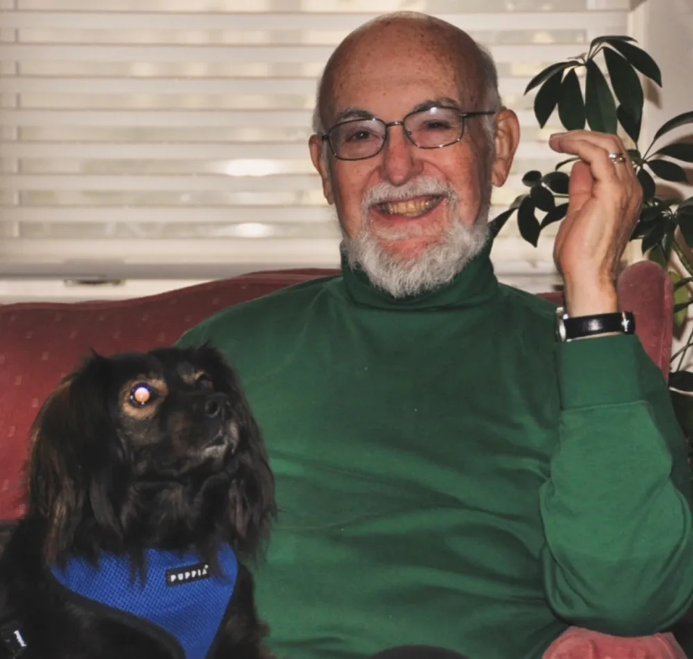 Kristin Davis Mourns Death of Father After Parkinson Disease Battle