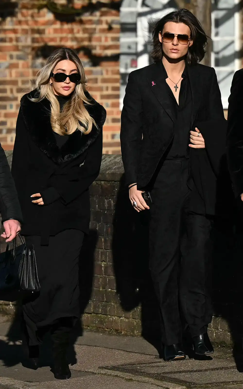 La novia de Liam Payne, Kate Cassidy, asiste al funeral del ex cantante de One Direction en Inglaterra