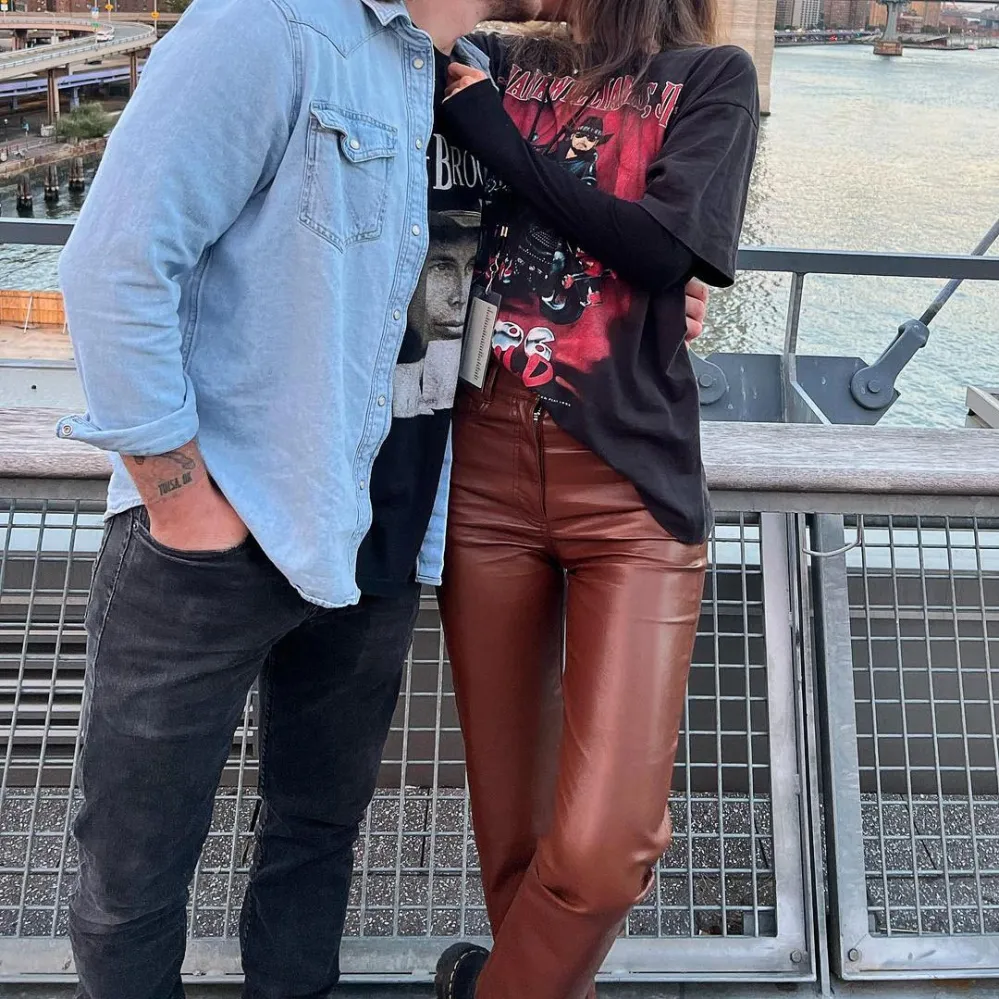 Looking Back at Zach Bryan s Relationship With Ex Girlfriend Deb Peifer 0019