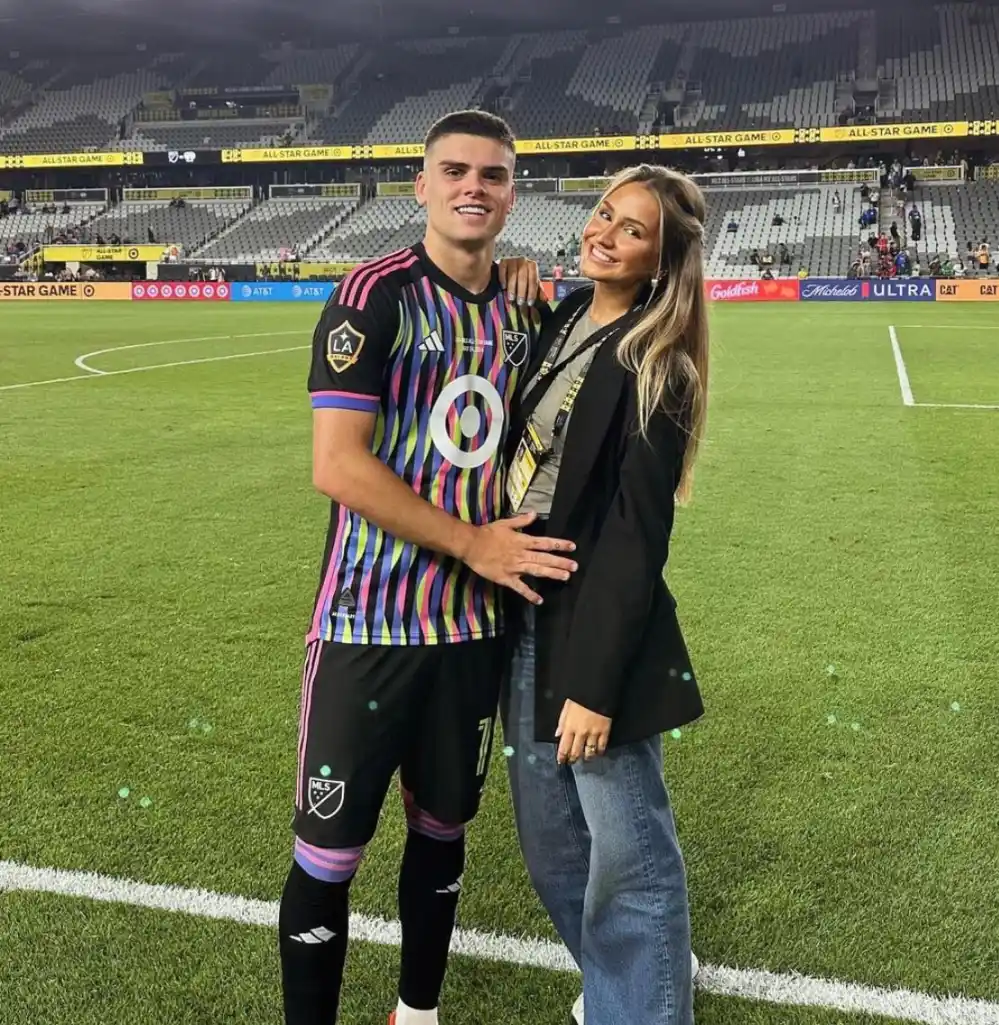 Los Angeles Galaxys Gabriel Pec and Wife Isabellas Relationship Timeline