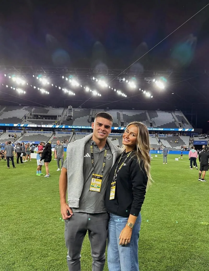Los Angeles Galaxys Gabriel Pec and Wife Isabellas Relationship Timeline