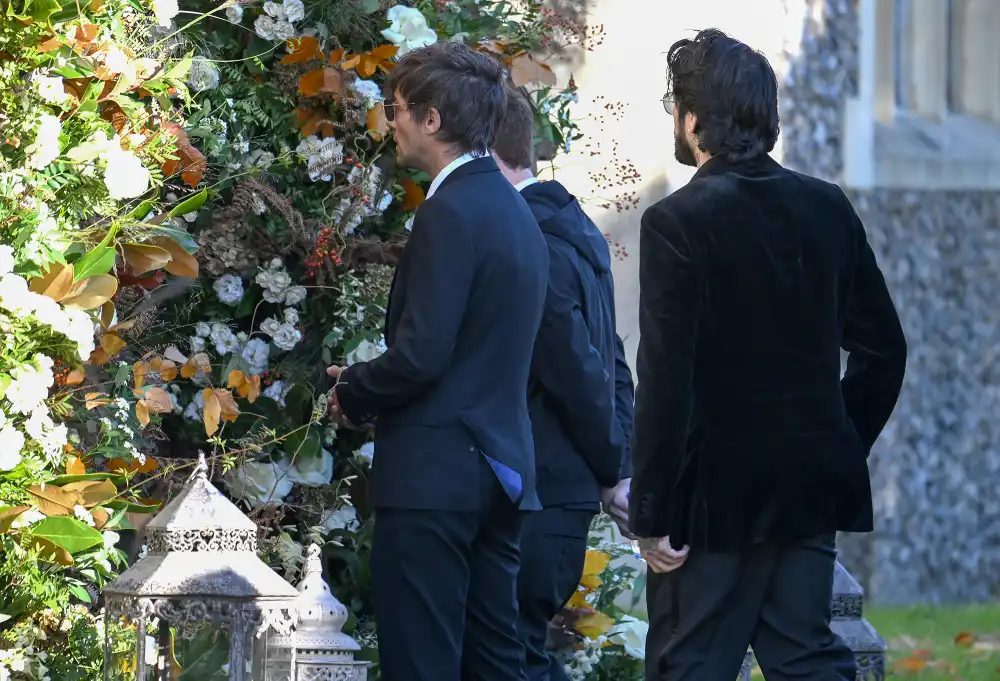 Louis Tomlinson y Zayn Malik, miembros de One Direction asisten al funeral de Liam Payne