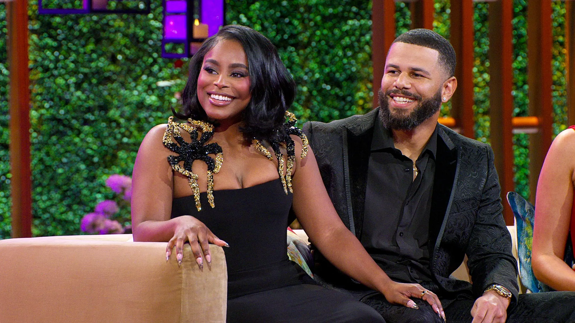 Love Is Blinds Ashley Denies Pregnancy Rumors I Gotta Stop Rubbing My Stomach