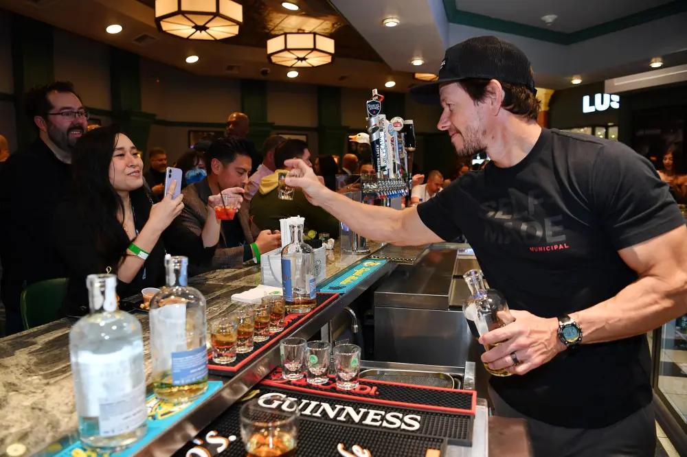 Mark Wahlberg s Las Vegas Restaurant Is Open for Business After Fire Nearly 2 Months After Opening 726