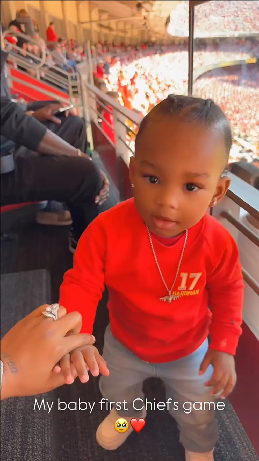 Mecole Hardman Jr. and Fiancee Chariah Gordon Bring 2 Kids to Kansas City Chiefs Game for 1st Time
