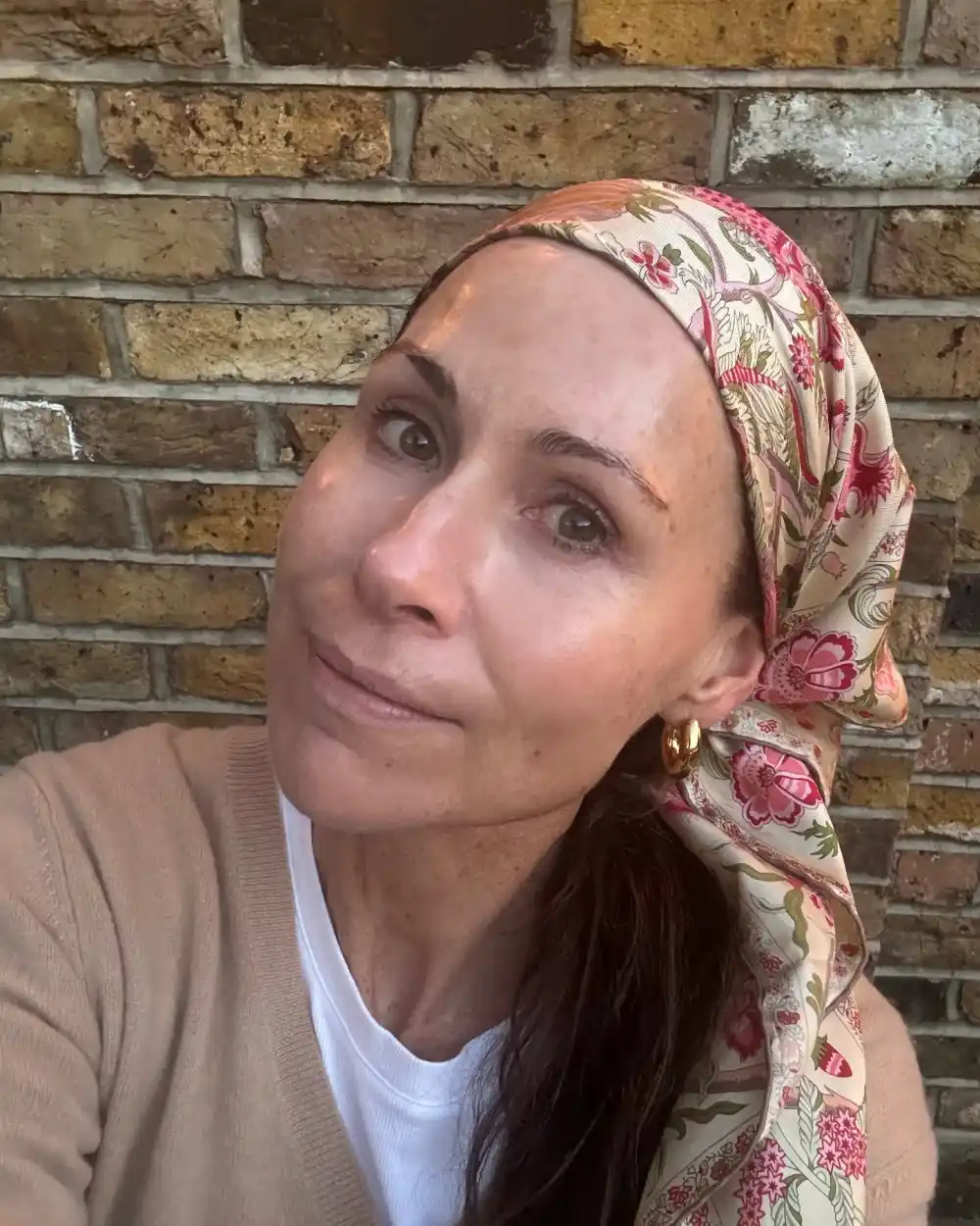 Minnie Driver Posts Barefaced Selfie After Facing Illness