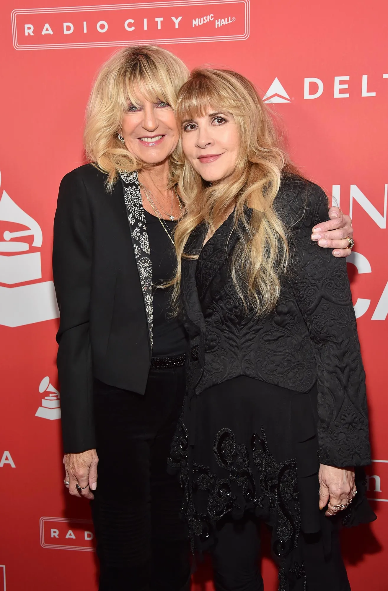 Revisiting Stevie Nicks Close Friendship With Christine McVie From Fleetwood Mac to Final Days 825