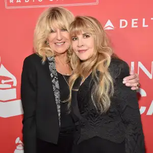 Revisiting Stevie Nicks Close Friendship With Christine McVie From Fleetwood Mac to Final Days 825