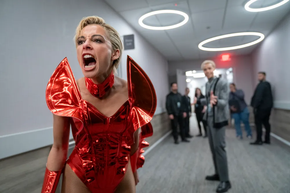 Smile 2, Naomi Scott y Miles Guti&eacute;rrez-Riley