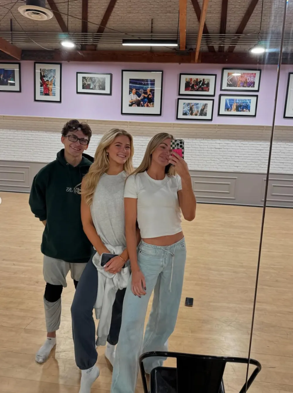 Lindsay Arnold Cries Supporting Sister Rylee During Surprise &lsquo;DWTS&rsquo; Season 33 Finale Appearance