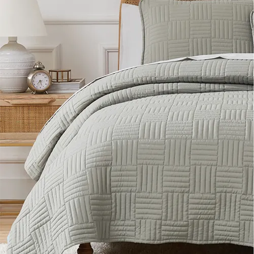Southshore Fine Linens Grid Oversized Quilt Set