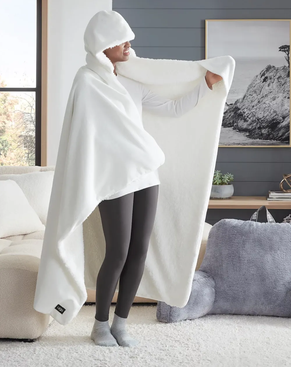 Ugg Avery Hooded Throw