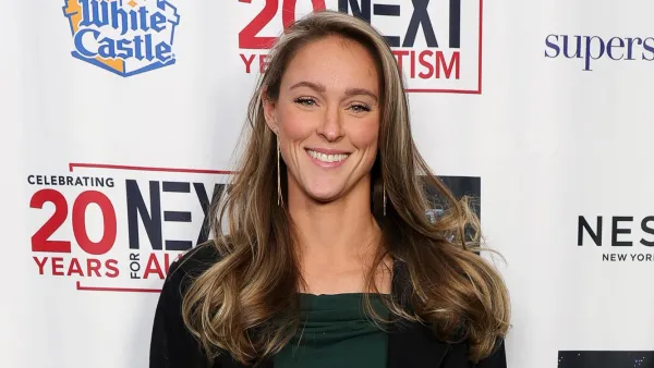 See the 1st Glimpse Inside Kylie Kelce s Podcast Studio — Complete With a Middle Finger Statuette 722