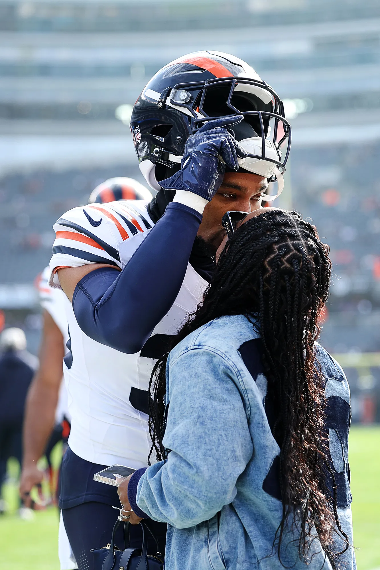Simone Biles Kisses Husband Jonathan Owens on Sidelines Before Bears Game Against the Vikings