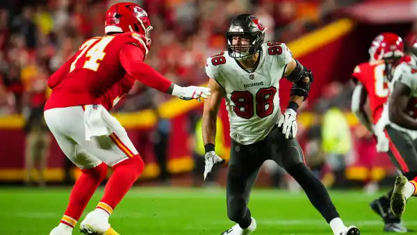 Tampa Bay Buccaneers Donate 10000 to Family of 18 YearOld Who Died in Car Accident Before Game