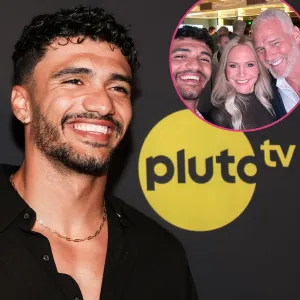 The Bachelorette s Jonathon Johnson Poses for Photo With Mark Anderson and Barbara Alyn Woods