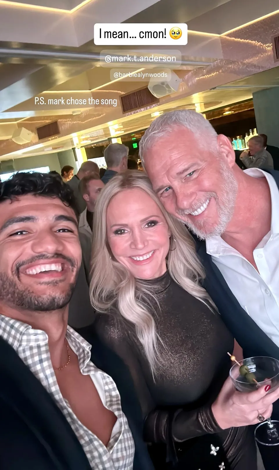 The Bachelorette s Jonathon Johnson Poses for Photo With Mark Anderson and Barbara Alyn Woods