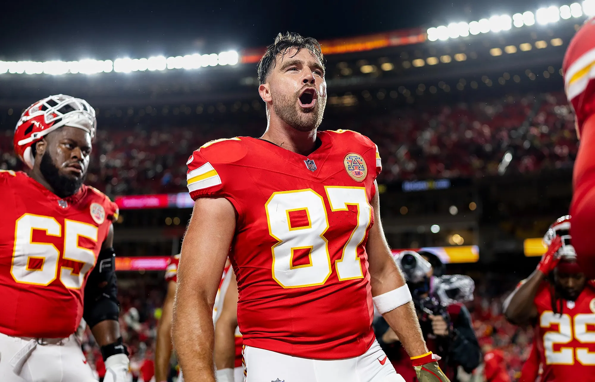 Travis Kelce Sets NFL Record as the Oldest Player to Accomplish Impressive Stat in League History