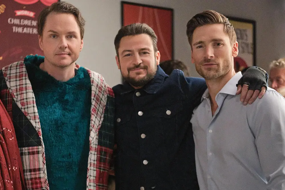 Tyler Hynes Reveals Why Andrew Walker Made Him Cry on Three Wiser Men and a Boy&rsquo; Set 268