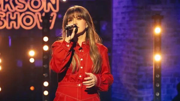 Luxury Handbag Shopping Ranks Kelly Clarkson s Best Kellyoke Covers So Far 751