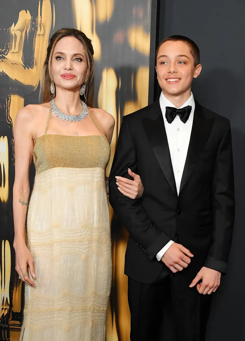 Luxury Handbag Shopping s 5 Hot Stories Angelina Jolie Poses With Son Knox One Tree Hill Star Paul Teal Dead 096