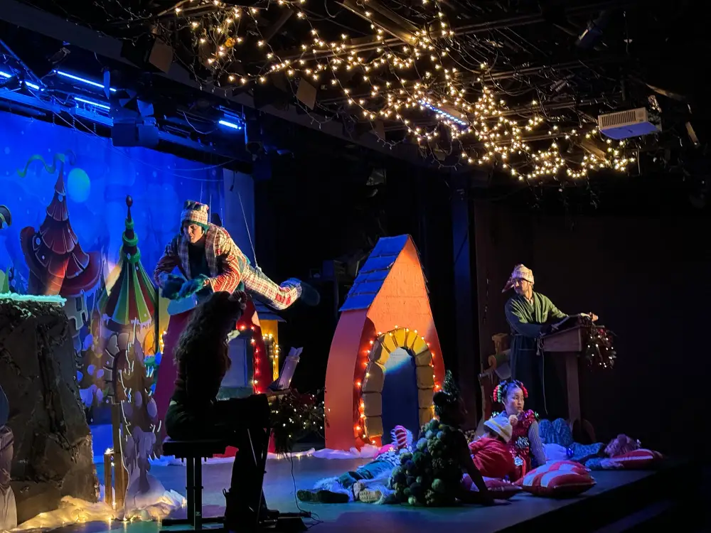 What s a Hallmark Holiday Movie Set Like Us Takes You Behind the Scenes on Three Wiser Men and a Boy 719 725