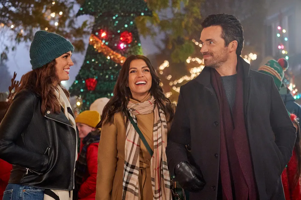 Why Ian Harding Doesn t Decorate for Christmas Until December 23 &mdash; And Is Anti Lights 559