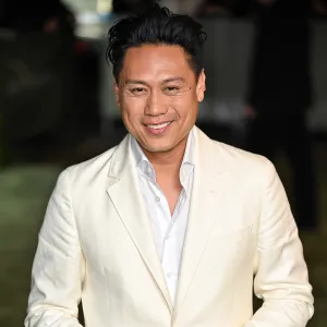 'Wicked' Director Couldn't Attend Premiere, Wife About to Give Birth, Livestreams From Hospital