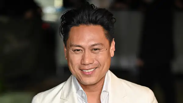 'Wicked' Director Couldn't Attend Premiere, Wife About to Give Birth, Livestreams From Hospital