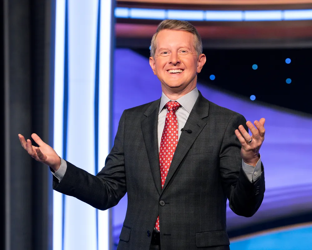 &lsquo;Jeopardy!&rsquo; Takes Jab at Travis Kelce and His Relationship With Taylor Swift