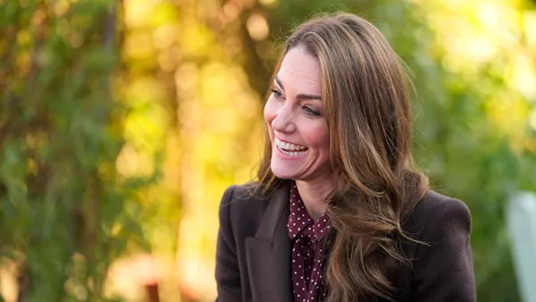 kate middleton in brown coat