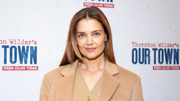 katie holmes red carpet