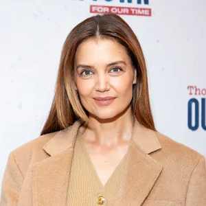 katie holmes red carpet