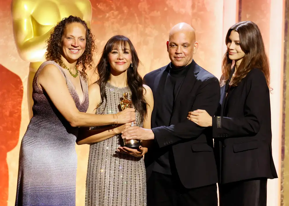 Rashida Jones Reads Late Dad Quincy Jones&rsquo; Honorary Oscar Speech