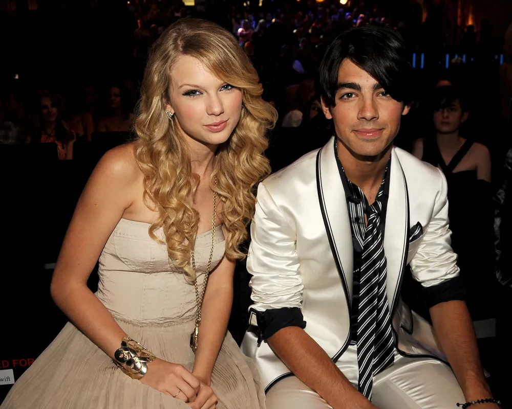 Taylor Swift Sends Fans Into a Frenzy by Singing Eras Tour Mashup of Joe Jonas Breakup Songs