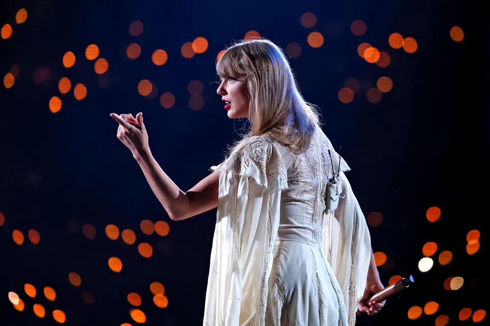 Taylor Swift Sends Fans Into a Frenzy by Singing Eras Tour Mashup of Joe Jonas Breakup Songs