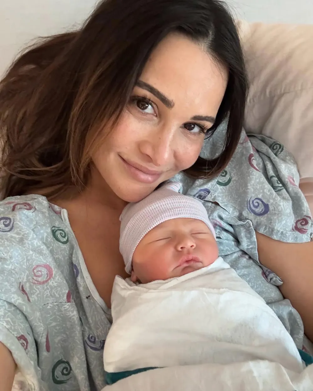 Bachelorettes Andi Dorfman Details Dramatic 28 Hour Labor With Baby Harper Quick NICU Stint