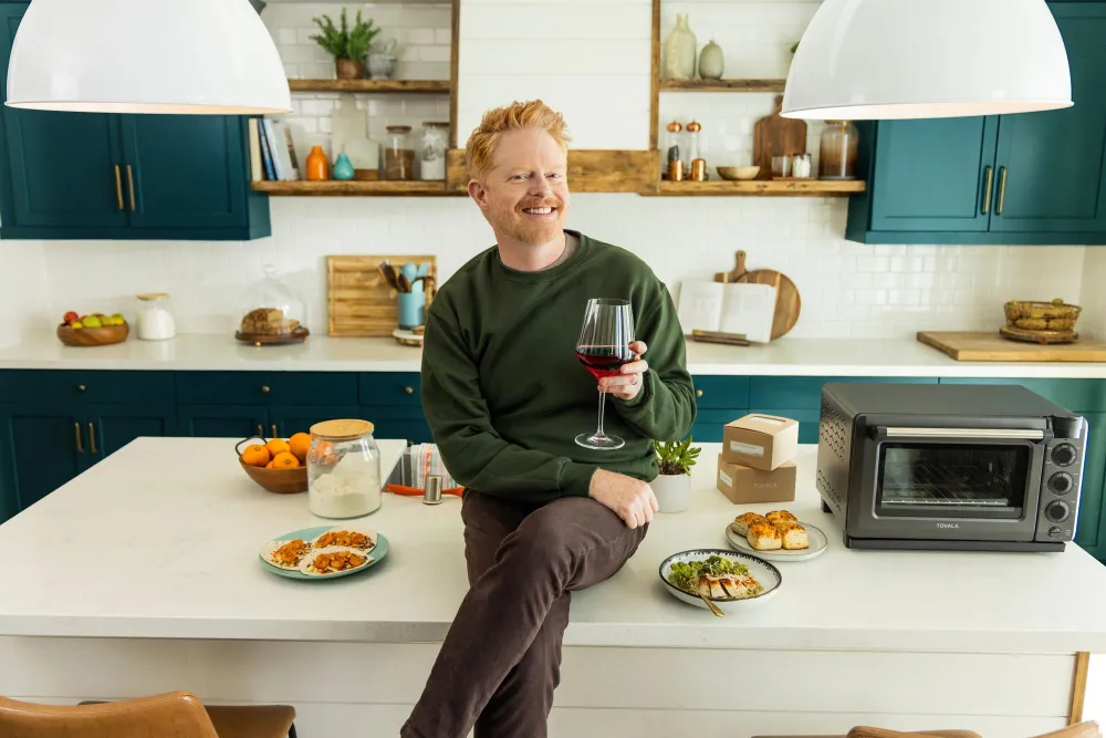 Jesse Tyler Ferguson Says Modern Family Daughter Sends Him to Voicemail But Hopes for Reunion