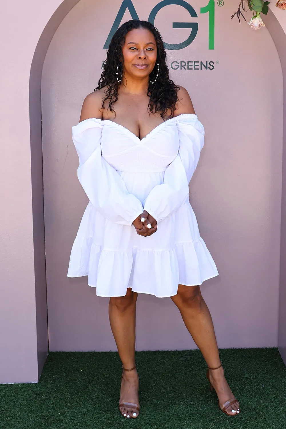 Radio Host Robin Ayers Dies at 44